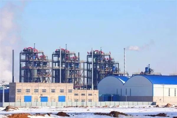 Anhui Huanrui proporciona aislamiento térmico para el oleoducto de productos químicos fluorados de Dongyue Jinfeng en Mongolia Interior.