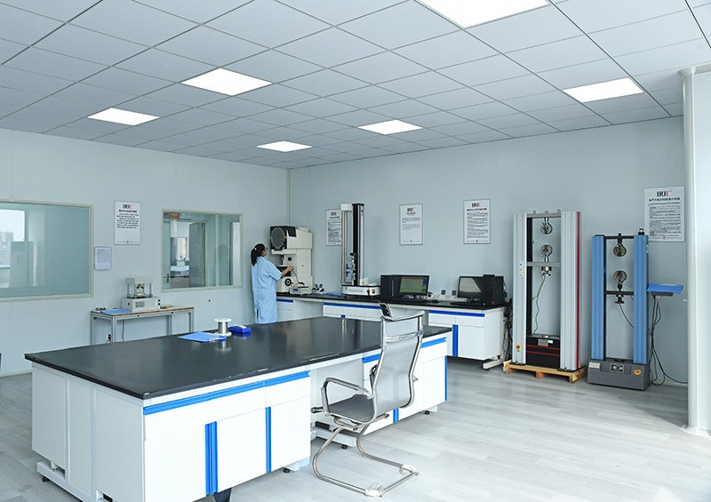 ¿Cómo funciona un cable calefactor autorregulable?