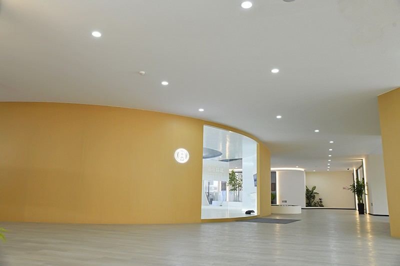 Inspección y prueba de los materiales de aislamiento térmico de la calefacción eléctrica antes de la instalación.